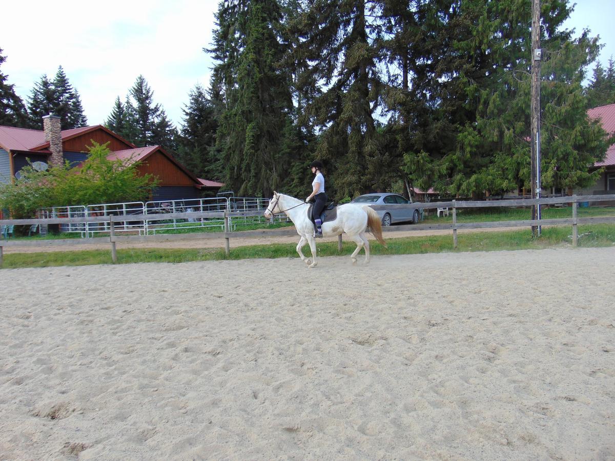 Paradise Acres Ranch Nanoose Bay Eksteriør bilde
