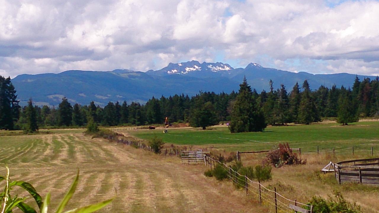 Paradise Acres Ranch Nanoose Bay Eksteriør bilde